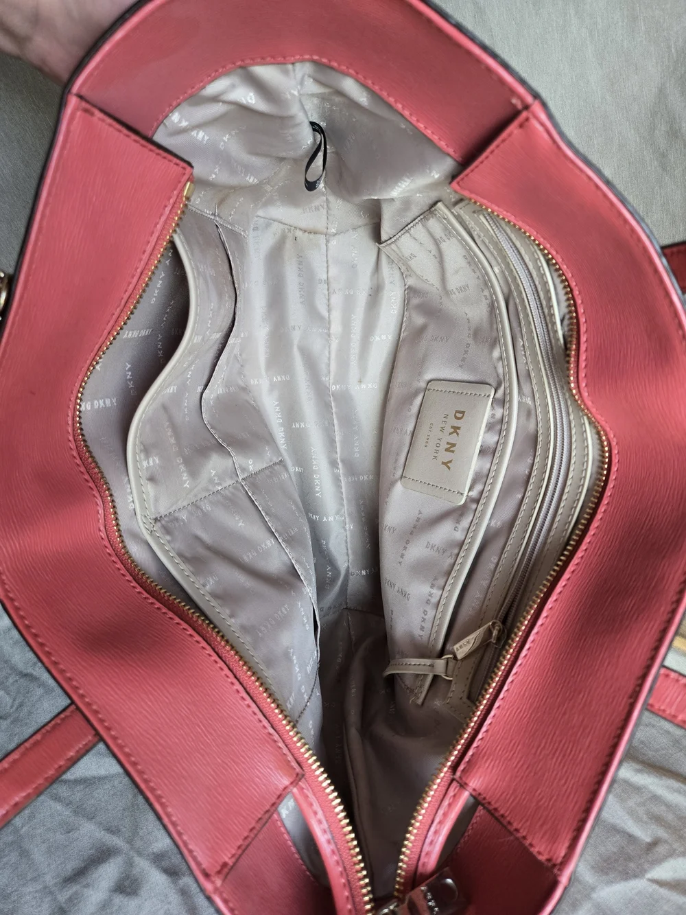 ✨ DKNY Bryant Medium Saffiano Leather Shop Tote With Dust Bag in Bright Red ✨ - Picture 5 of 8
